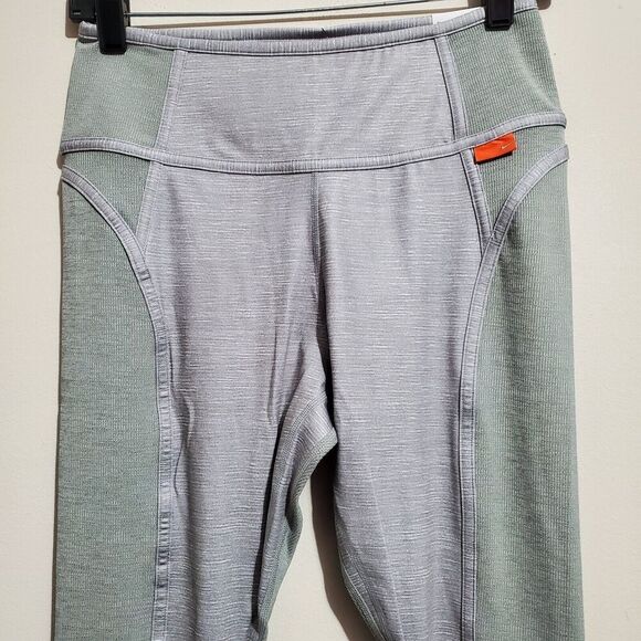 Nike Women's Sz M Dri-FIT One Luxe Leggings Pants Gray DD4553-073 NWT - Picture 3 of 14